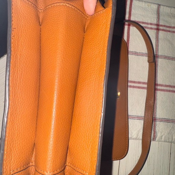 *RARE* Authentic Tory Burch Brooke Pebbled Crossbody Bag - Picture 8 of 9